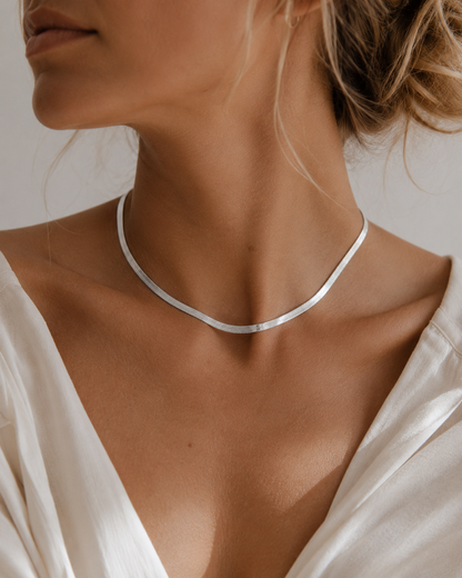 The Lisse Flat Herringbone Necklace