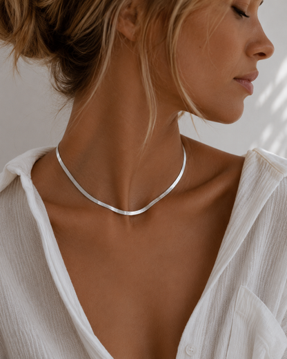 The Lisse Flat Herringbone Necklace
