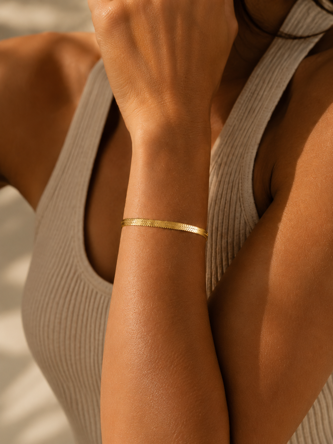 The Plat Lisse Flat Herringbone Bracelet